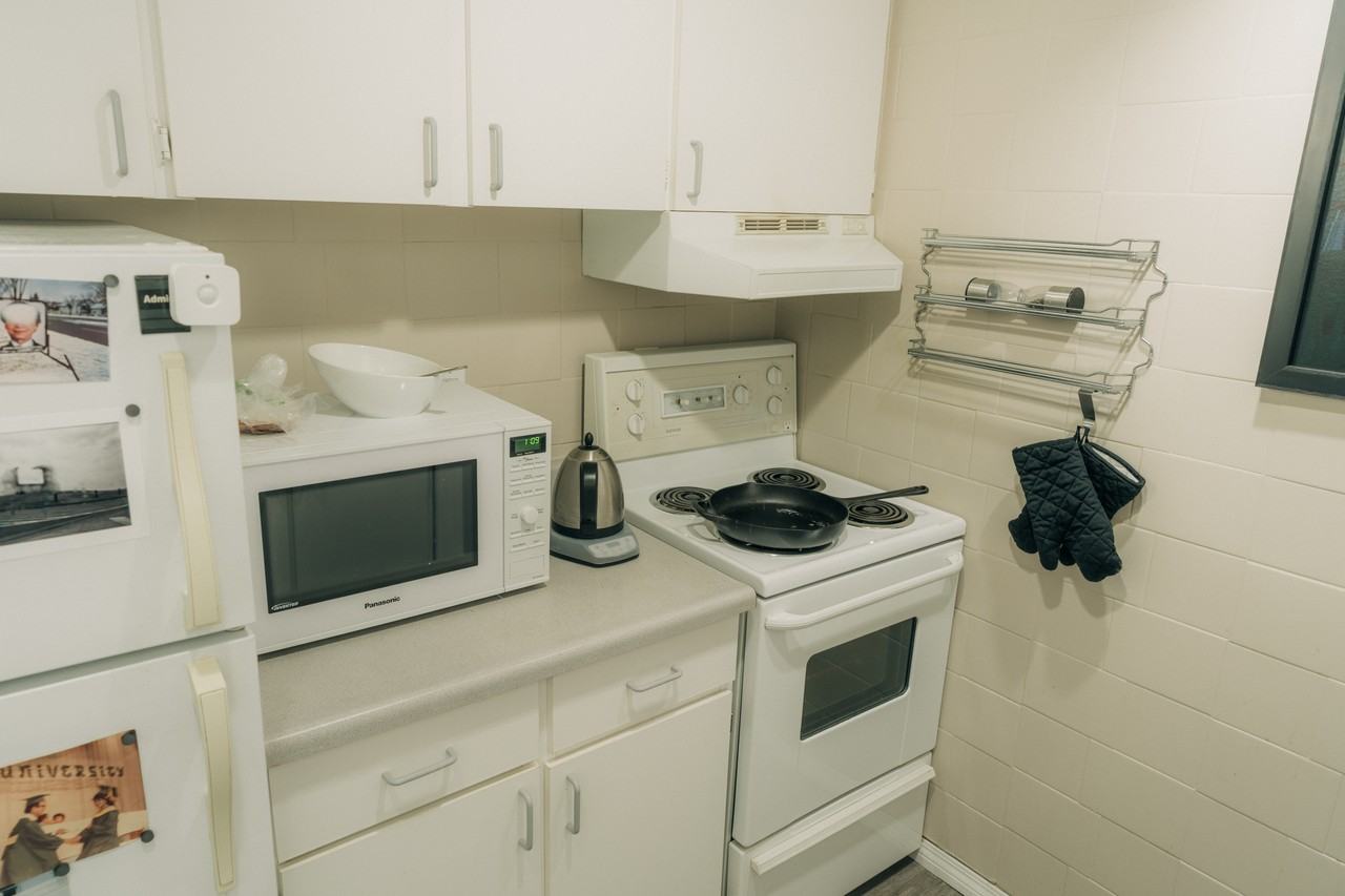 806, 314 14 Street Northwest - Photo 5 of 12