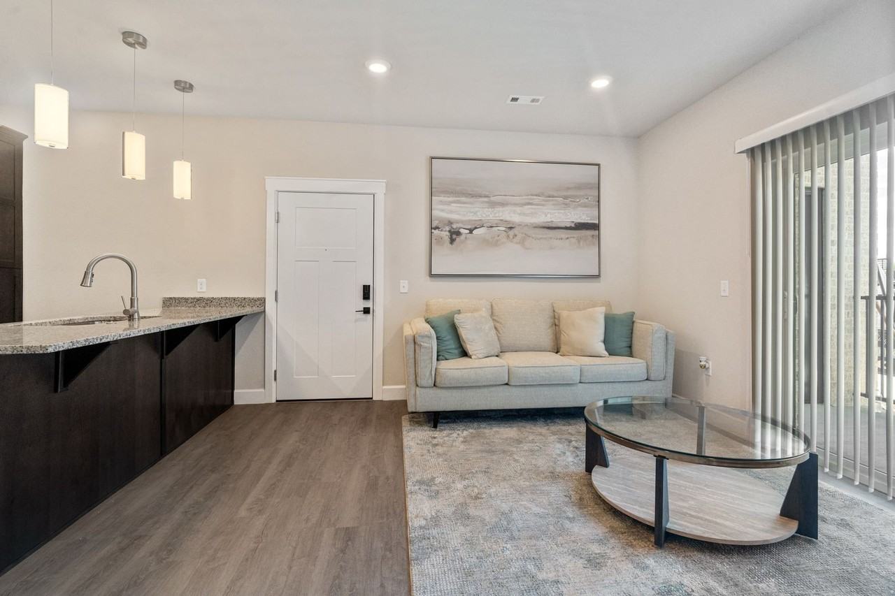 102 West Crossing Apartments - Photo 2 of 6