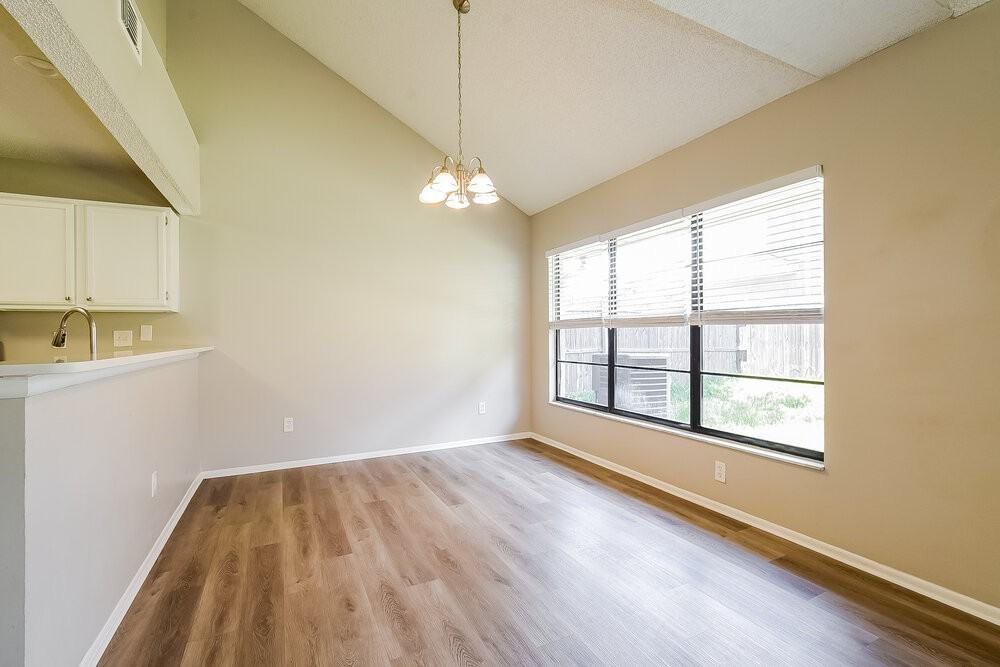 472 Amethyst Way - Photo 6 of 17