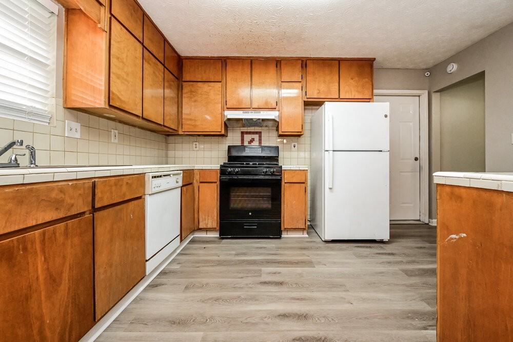 4255 Loveless Pl - Photo 5 of 16