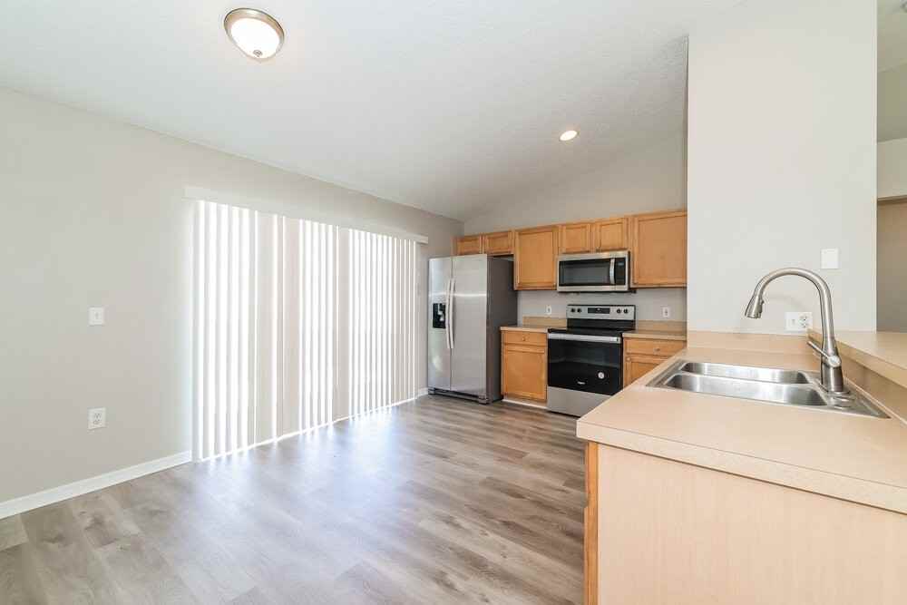 1140 Chesterfield Ct - Photo 7 of 16