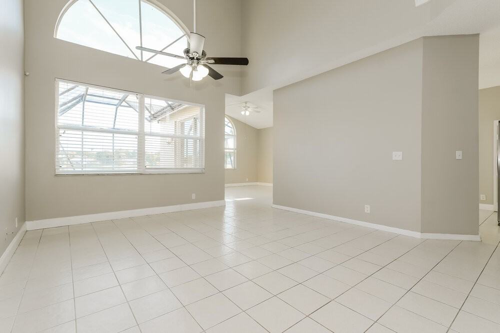 7673 Springfield Lake Dr - Photo 4 of 17