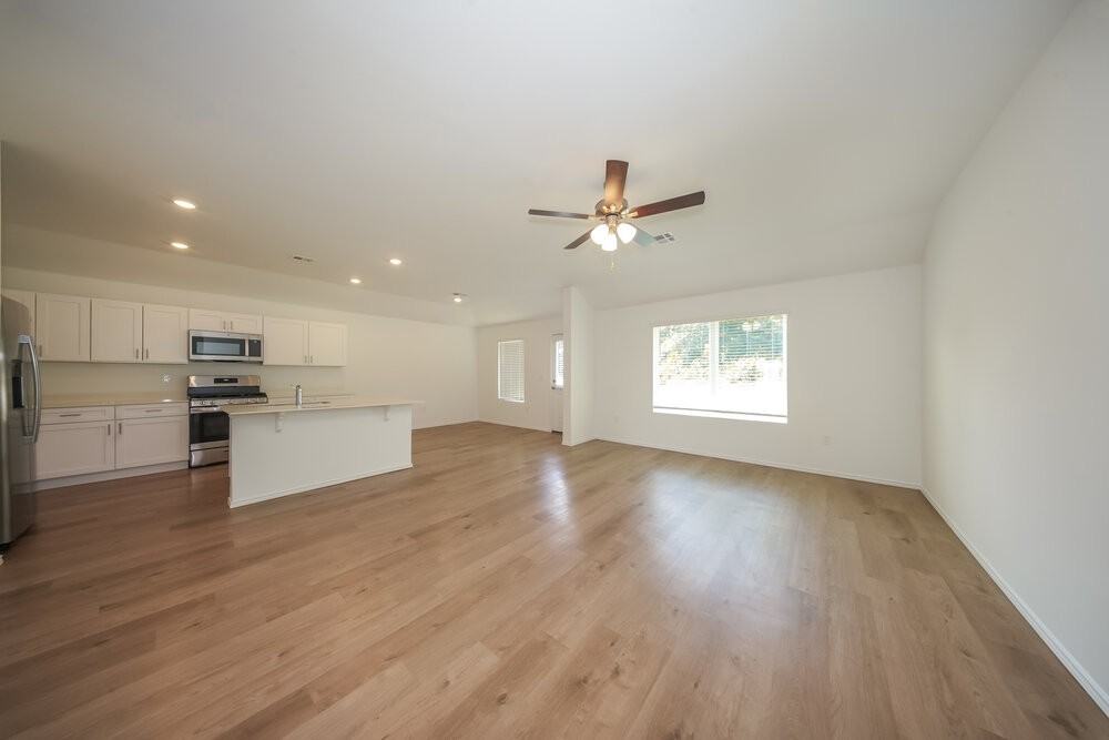 5908 Norway Spruce St - Photo 3 of 16