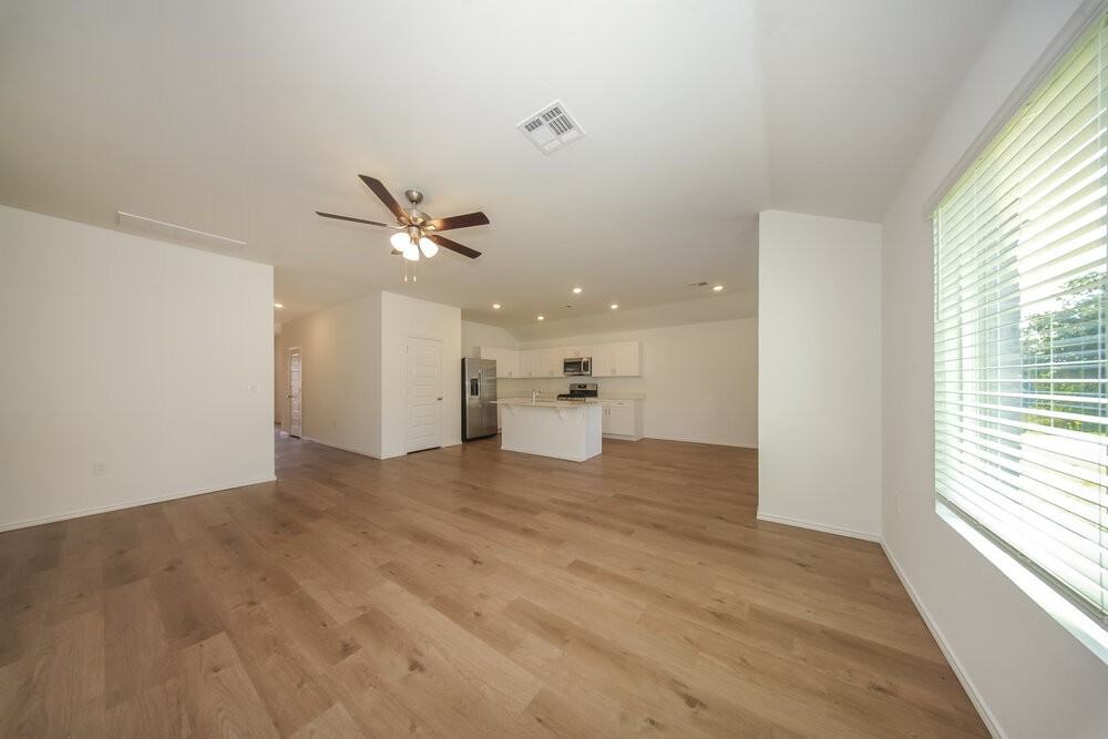 5908 Norway Spruce St - Photo 4 of 16