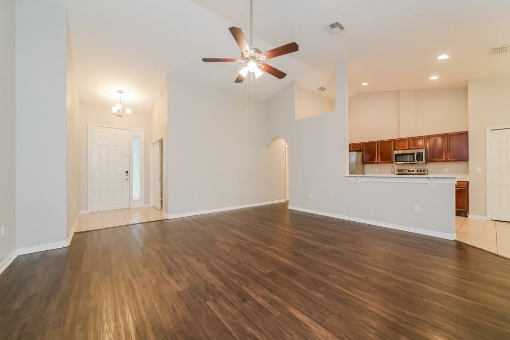 426 Disston Ave - Photo 5 of 16