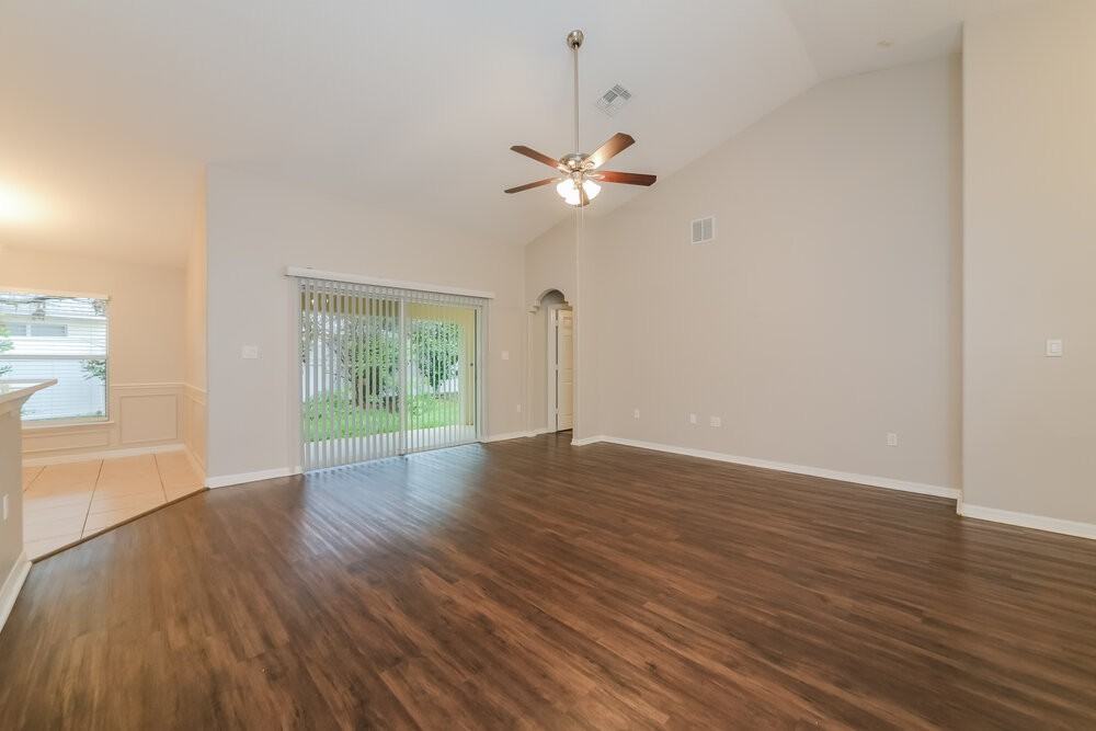 426 Disston Ave - Photo 6 of 16