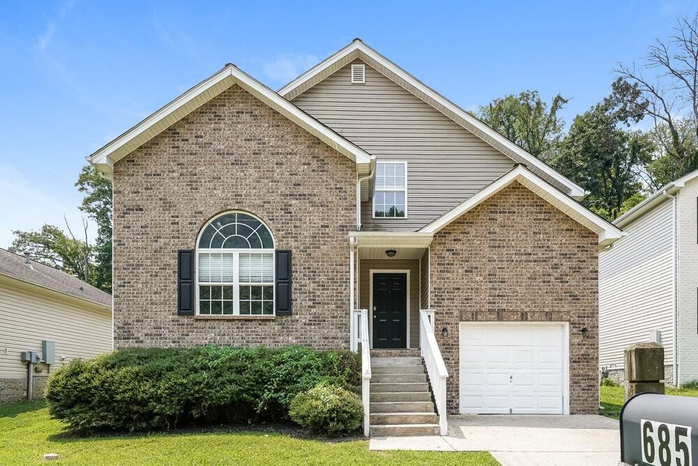 685 Belgium Dr