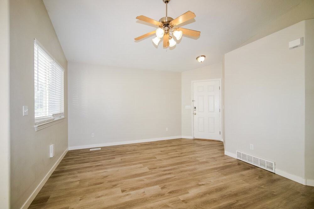 1484 E St - Photo 6 of 18