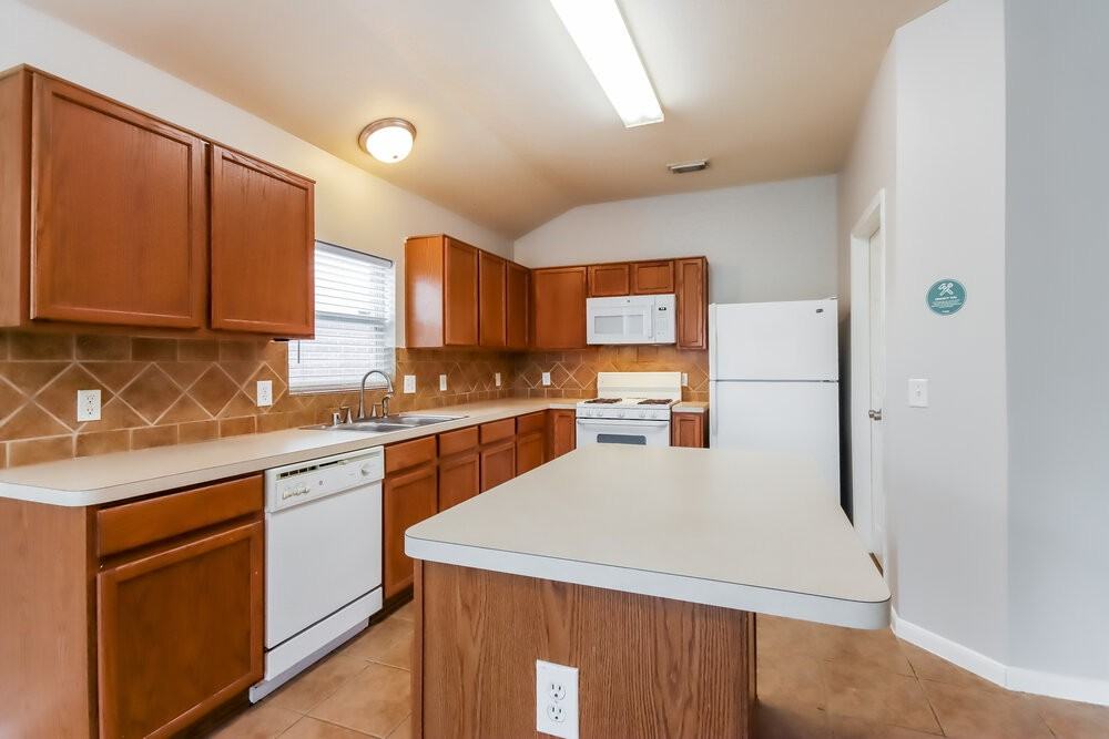 18326 Atasca Woods Trce - Photo 6 of 19