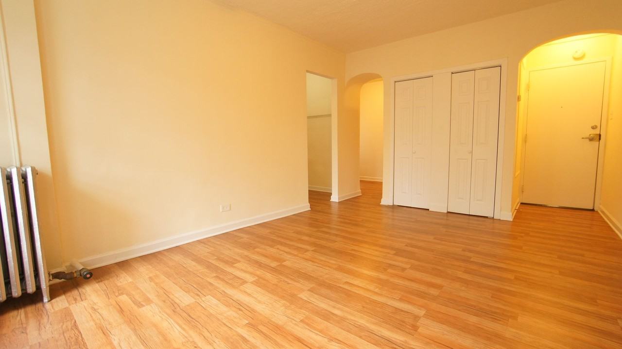 W Catalpa Ave & N Kenmore Ave #401 - Photo 5 of 12
