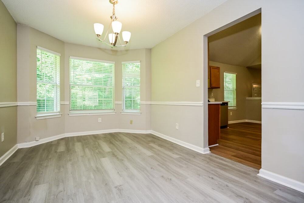 125 Titan Rd - Photo 5 of 17