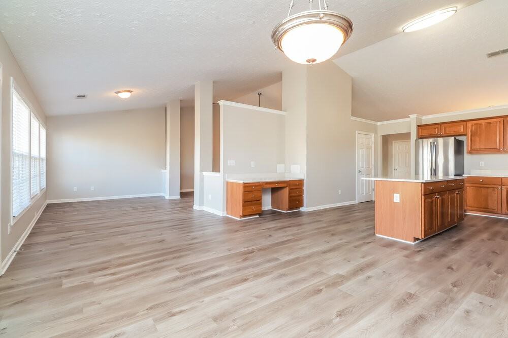 1016 Harbor View Ln - Photo 7 of 17