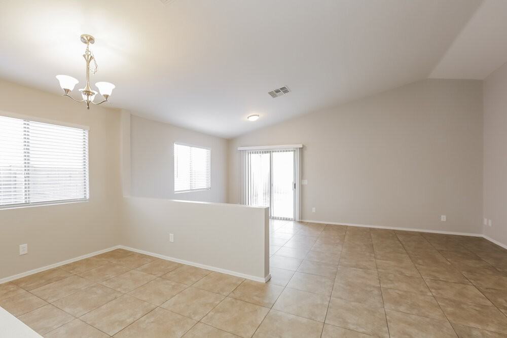 21861 W Mohave St - Photo 5 of 16