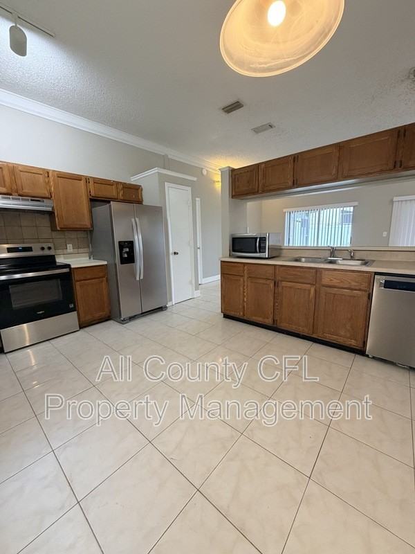 12178 Blackheath Cir - Photo 3 of 15