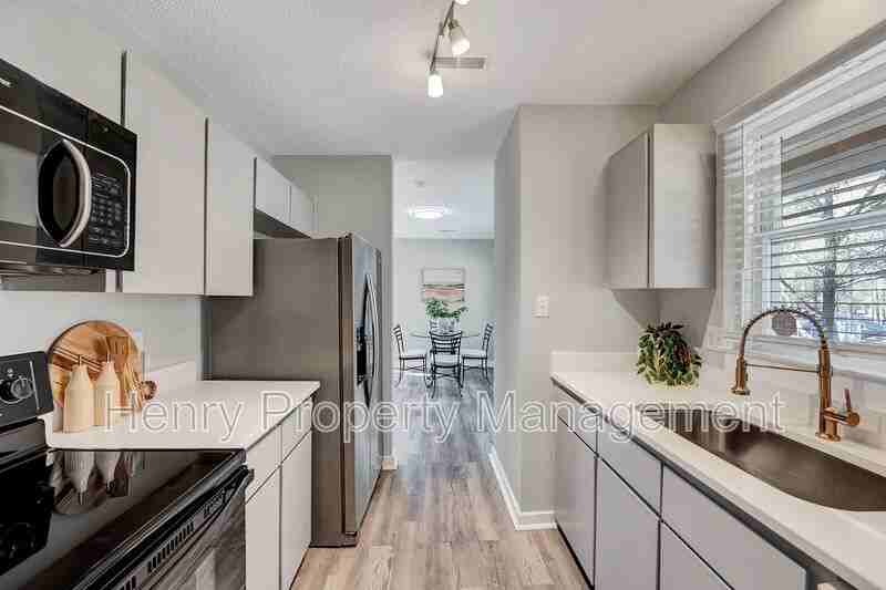 150 Carmichael Ct - Photo 7 of 17