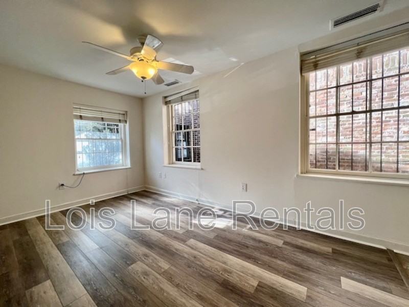 12 Wentworth St - Photo 3 of 12