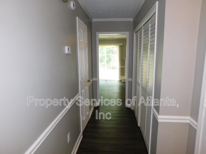 2775 New South Dr - Photo 3 of 19