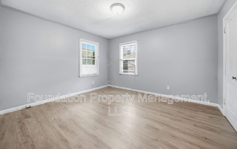 2320 E Warren St #1 - Photo 7 of 10