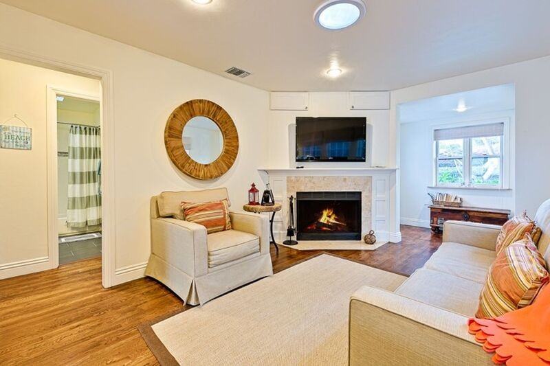 563 Sea Ln - Photo 3 of 22
