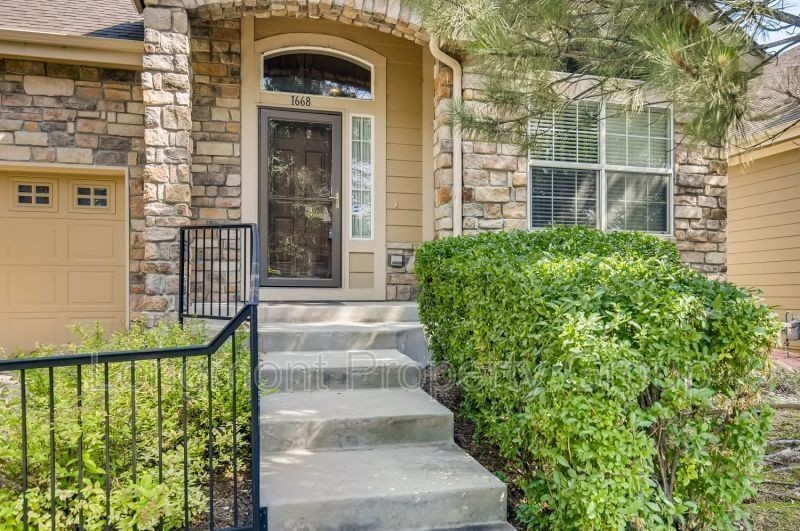 1668 Metropolitan Dr - Photo 3 of 22