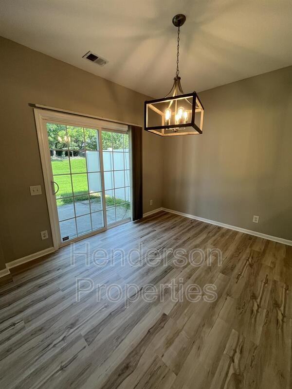 9032 Bishop Crest Ln - Photo 7 of 26