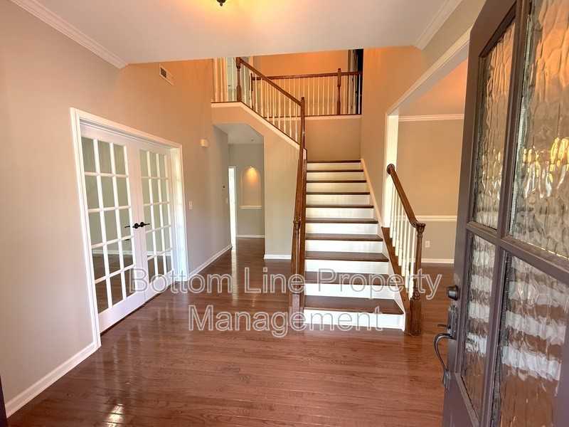 15007 Skypark Dr - Photo 3 of 46