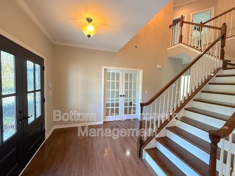 15007 Skypark Dr - Photo 5 of 46