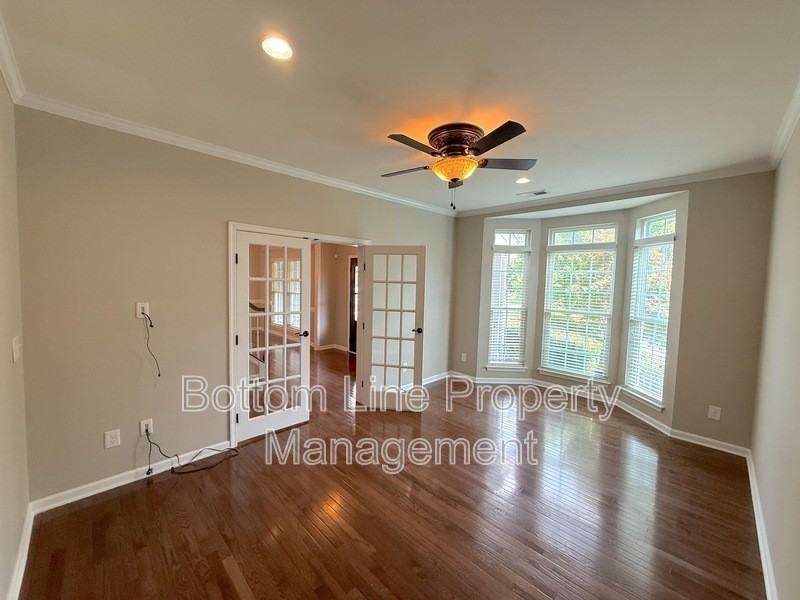 15007 Skypark Dr - Photo 6 of 46