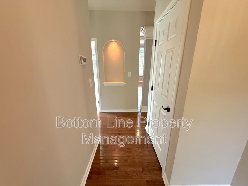 15007 Skypark Dr - Photo 7 of 46