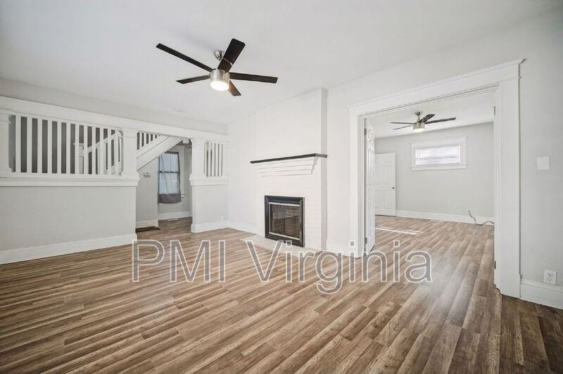 864 W 36th St - Photo 6 of 28