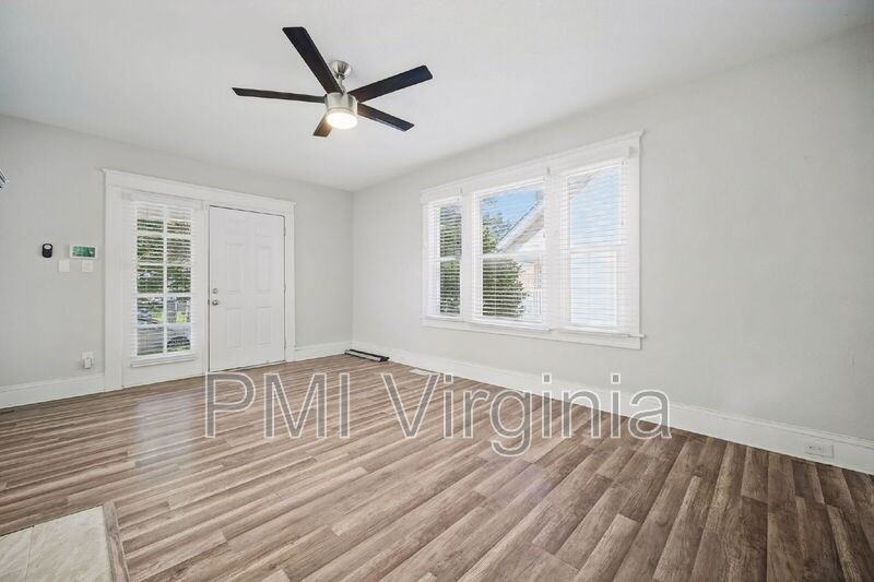 864 W 36th St - Photo 7 of 28