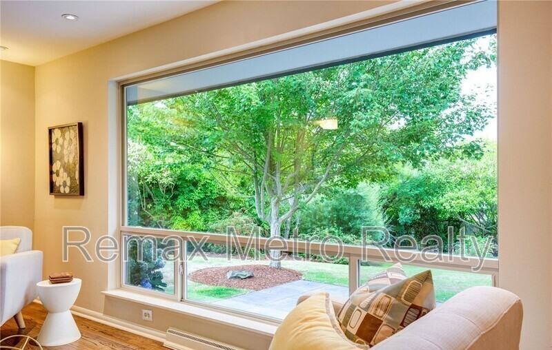 12527 11th Ave Nw - Photo 3 of 13