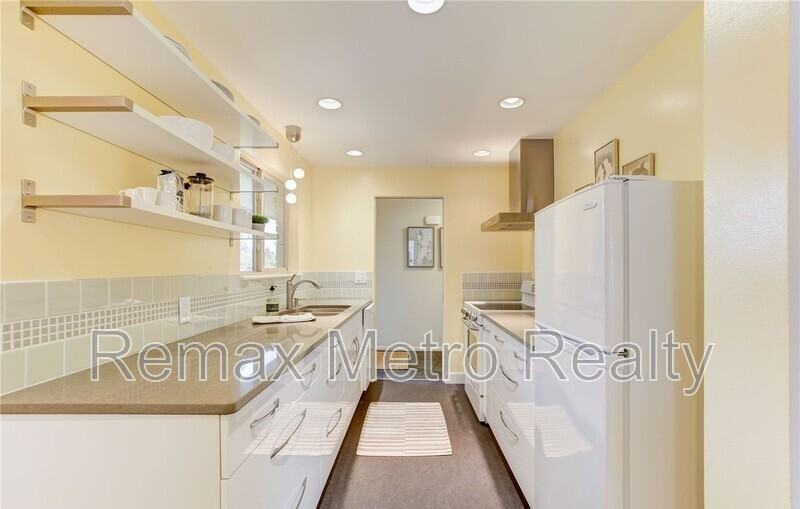 12527 11th Ave Nw - Photo 5 of 13