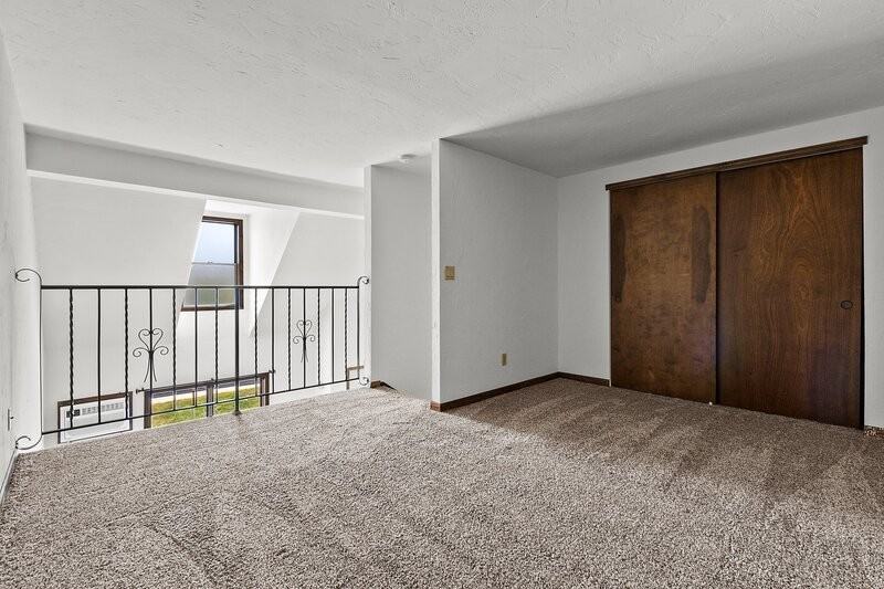 2350 Canter Ln - Photo 4 of 10