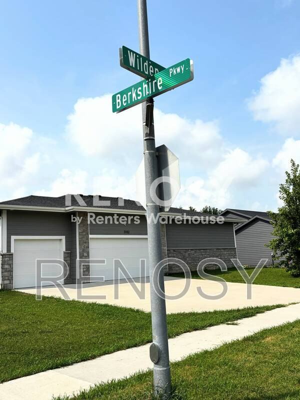16643 Wilden Dr - Photo 3 of 24