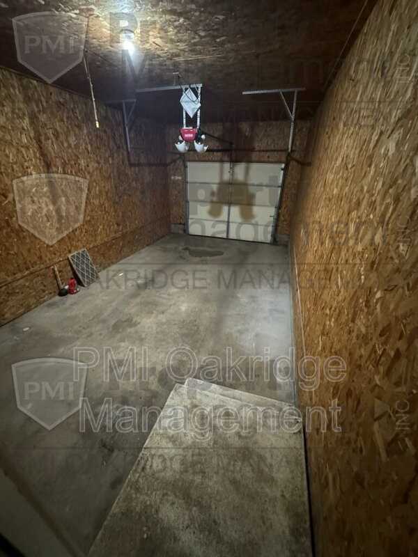 233 Elizabeth Dr - Photo 3 of 9