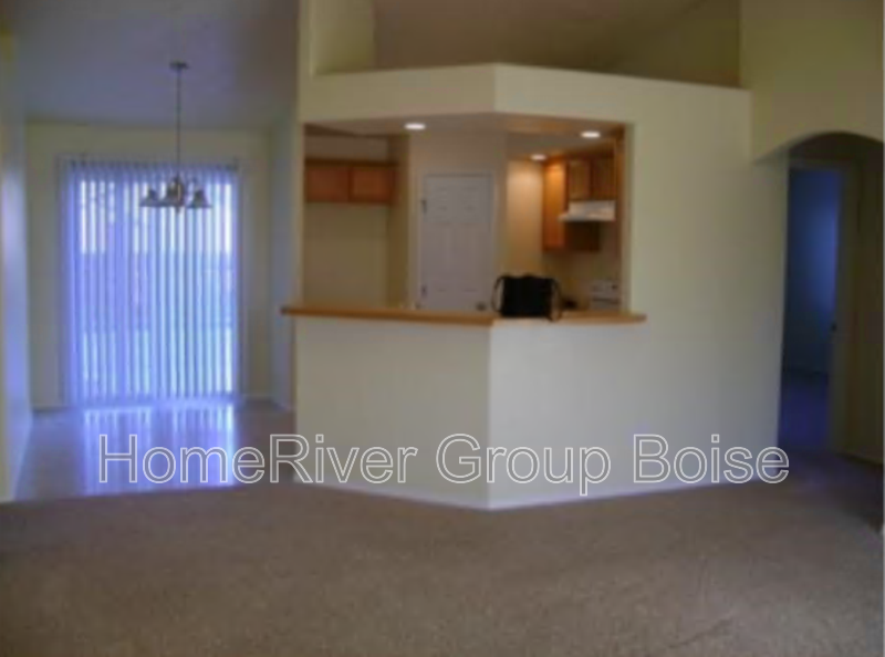3927 N Kilberry Ave - Photo 2 of 10