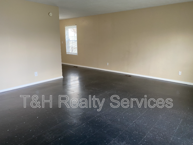 8126 Gilmore Rd - Photo 6 of 20