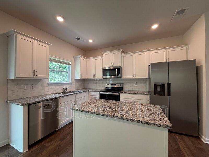 138 Marathon Ln - Photo 4 of 29