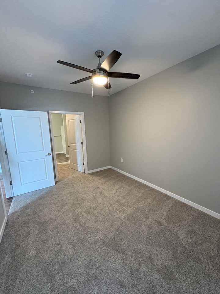 Salem Ridge Apartments - Photo 4 of 45