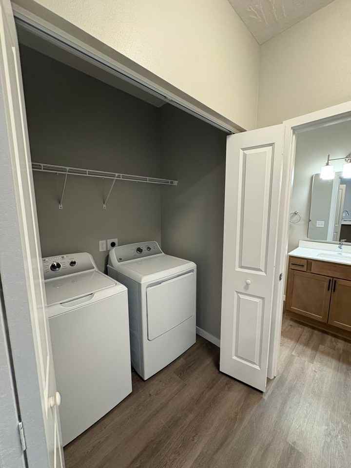 Salem Ridge Apartments - Photo 7 of 45