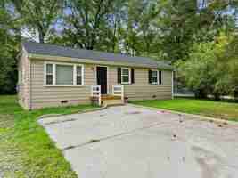featured image of 924 Kingsway Rd