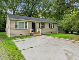 924 Kingsway Rd - Photo 1 of 1