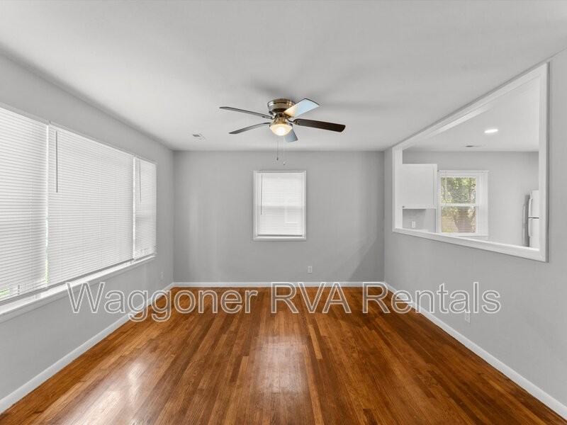 924 Kingsway Rd - Photo 3 of 31