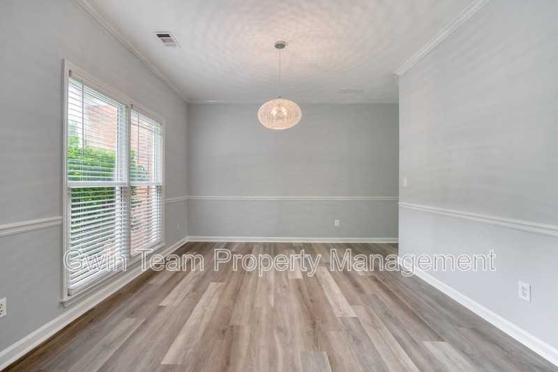 355 Lamme Chase - Photo 5 of 40