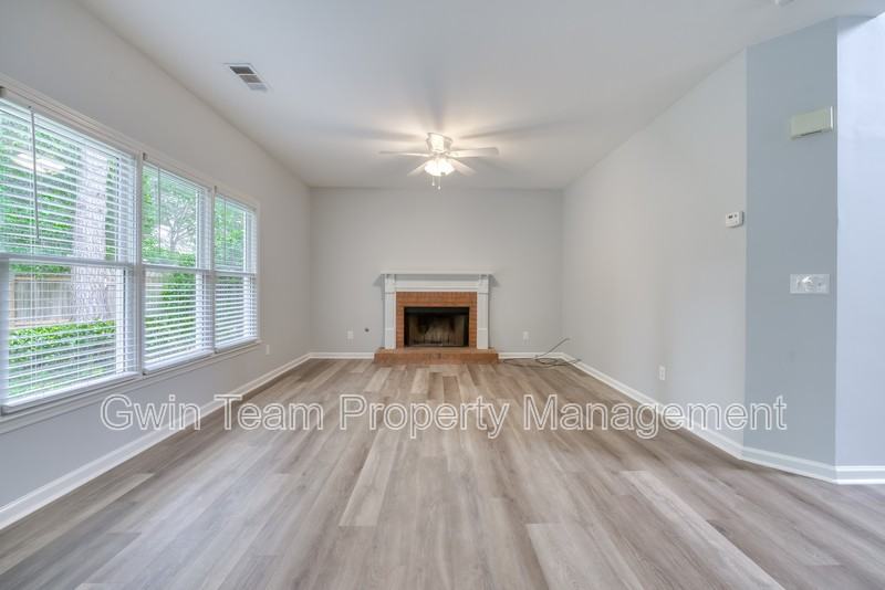 355 Lamme Chase - Photo 7 of 40