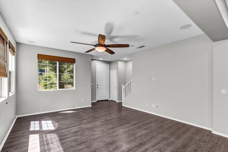 2215 Antonio Dr - Photo 6 of 33