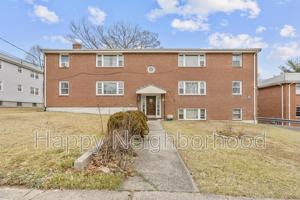 featured image of 32 Dean Driveunit 2W