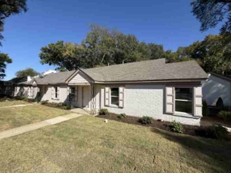 926 N Hollywood St - Photo 3 of 23