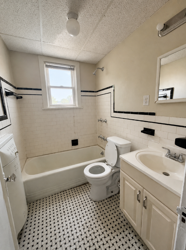 37 Parkwood St - Photo 7 of 15